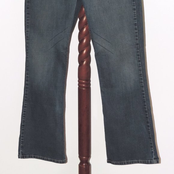 Levi's Signature Stretch Boot Cut denim jeans - Picture 2 of 5